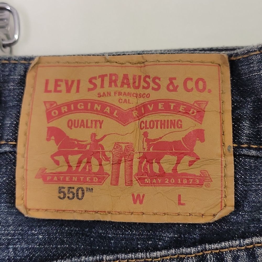 Levi's. 550. Classic Blue Denim Jeans. Size 48X32. EUC - Picture 5 of 10